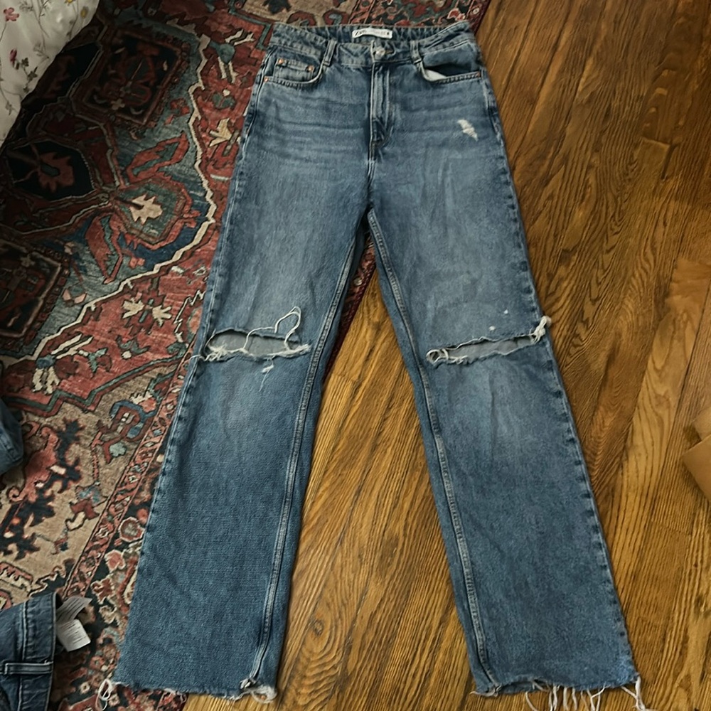 Zara destructed straight jeans size 4 GUC